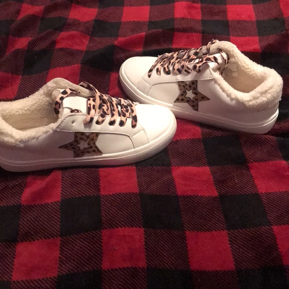 Shoes - Picture 3 of 5